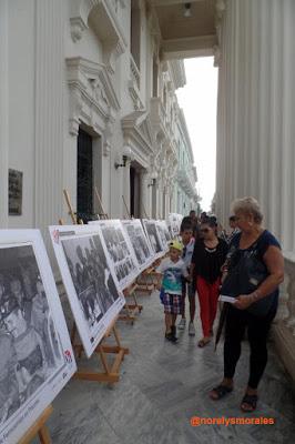 Fidel en Santa Clara sobre caballetes [+ fotos]