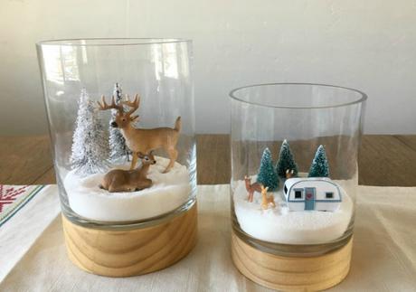 9 Diy terrarios de Navidad http://www.kemleydesign.com/diy-mini-christmas-terrariums/