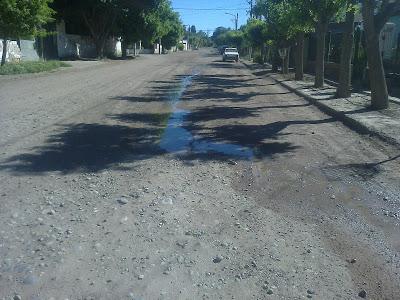 Roturas de caños en la red cloacal del B° Jardin