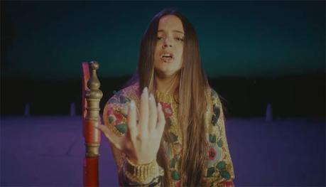 Rosalía estrena el videoclip del tema ‘Aunque es de noche’ Aunque es de noche