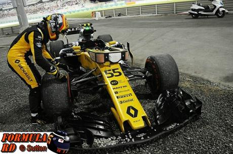 Carlos Sainz Jr. no baja la cabeza pese al lamentable abandono en Abu Dhabi Carlos Sainz Jr. no baja la cabeza pese al lamentable abandono en Abu Dhabi