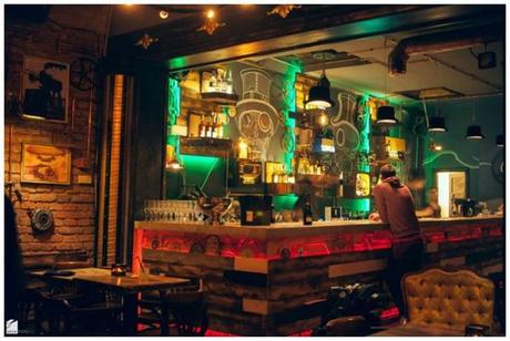 Un Pub en Romanía te hace viajar en el tiempo con su estilo Steampunk