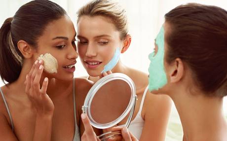 Hidratando, Nutriendo y Purificando la Piel con las Mascarillas SOS de Clarins