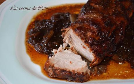 Solomillo de cerdo con cebolla caramelizada