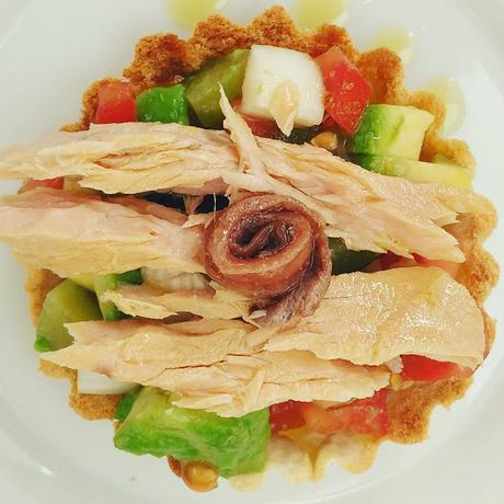 TARTALETAS CON VENTRESCA DE BONITO Y ANCHOAS TARTALETAS CON VENTRESCA DE BONITO Y ANCHOAS