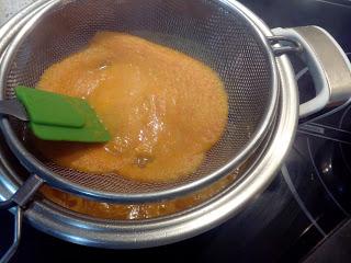 POTAJE DE GARBANZOS Y BACALAO CON SU CABEZA DE AJOS ASADA (video de como asarla al fuego) POTAJE DE GARBANZOS Y BACALAO CON SU CABEZA DE AJOS ASADA (video de como asarla al fuego)
