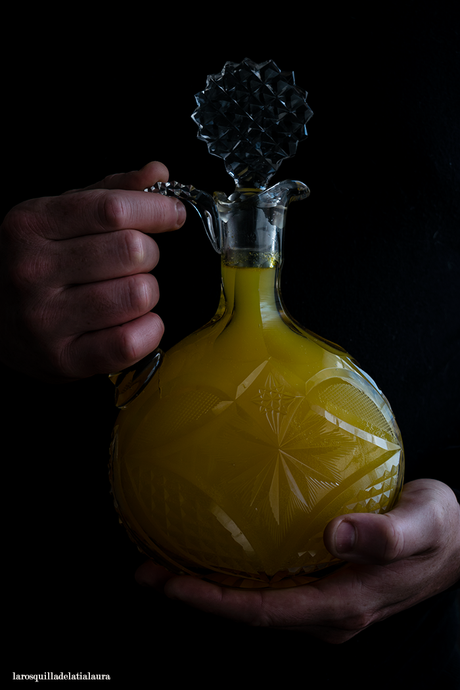 LICOR DE MANDARINA Y CANELA LICOR DE MANDARINA Y CANELA