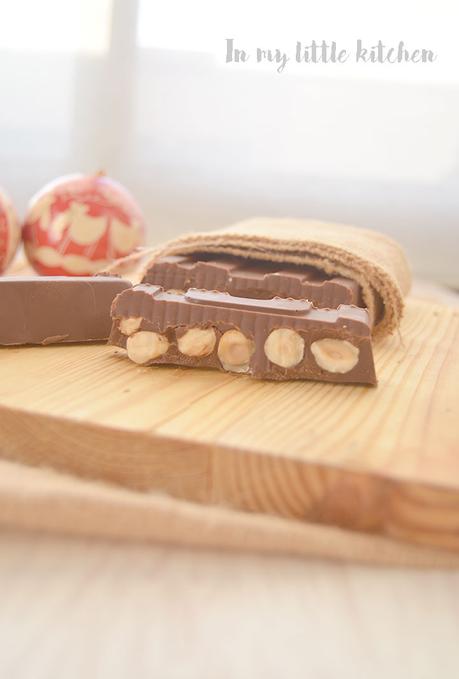 Turrón de chocolate y avellanas