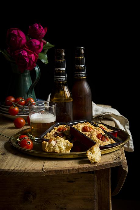 BIZCOCHITOS DE TOMATE Y QUESO CURADO