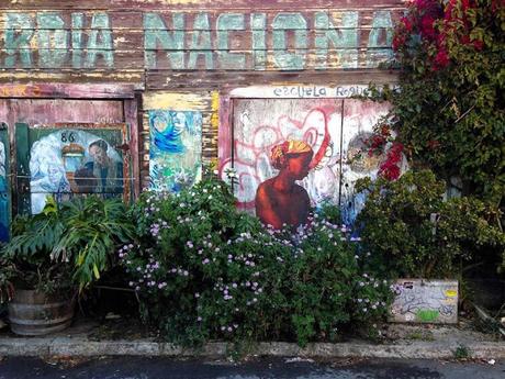 Pinturas clasicas en los muros de la ciudad Pinturas clasicas en los muros de la ciudad