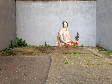 Pinturas clasicas en los muros de la ciudad Pinturas clasicas en los muros de la ciudad