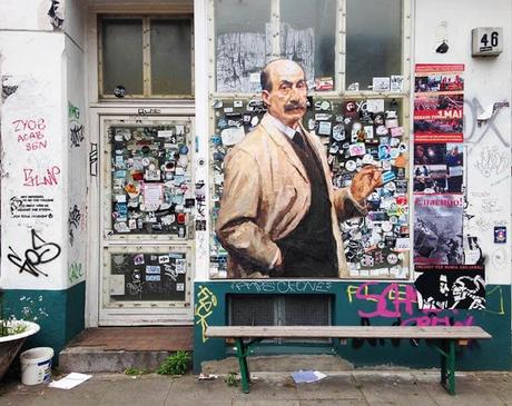 Pinturas clasicas en los muros de la ciudad Pinturas clasicas en los muros de la ciudad