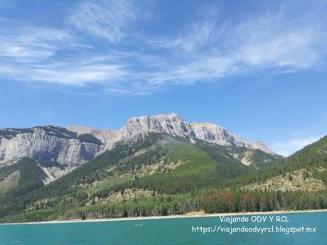 Lago Minnewanka. Banff. Montañas Rocosas Canadienses