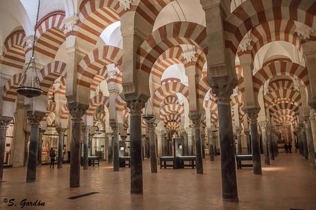 CÓRDOBA: EL LABERINTO BLANCO