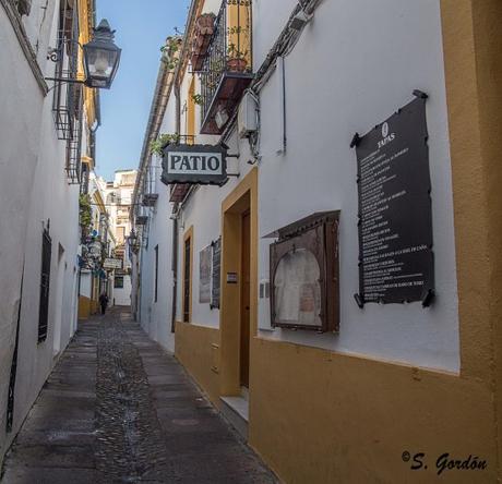 CÓRDOBA: EL LABERINTO BLANCO