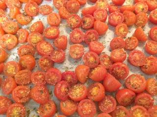 TATINS DE TOMATITOS CONFITADOS Y TOMATES SECOS