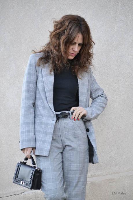 TRAJE PRINCIPE DE GALES