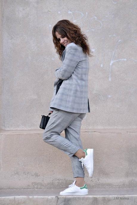 TRAJE PRINCIPE DE GALES