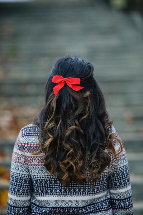 DIY: convertir lazos de Navidad en accesorios para el pelo