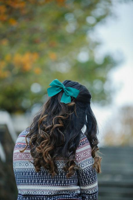 DIY: convertir lazos de Navidad en accesorios para el pelo