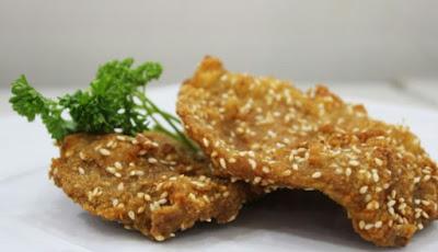 Pollo frito con semillas de sésamo