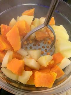 PULPO SOBRE UNA PERMENTIER DE PATATA Y BONIATO Y HUEVOS POCHE