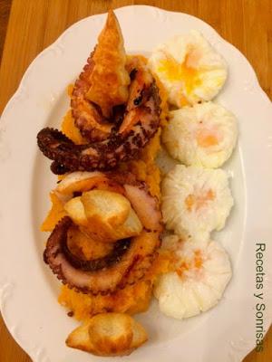 PULPO SOBRE UNA PERMENTIER DE PATATA Y BONIATO Y HUEVOS POCHE