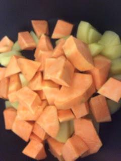 PULPO SOBRE UNA PERMENTIER DE PATATA Y BONIATO Y HUEVOS POCHE