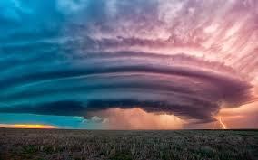 El significado de soñar con un ciclón. El significado de soñar con un ciclón.