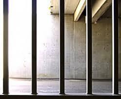 Soñar con rejas: No seas una persona tan accesible.