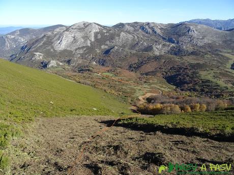 Bajando de Peña Cruzada al Caldoveiro