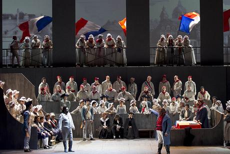 Andrea Chénier “enciende” La Scala y cierre el Teatro Colón