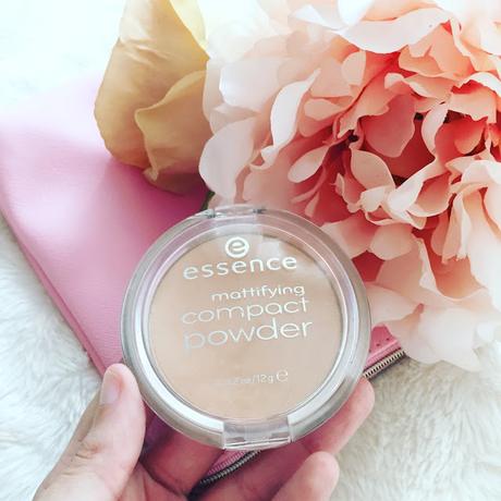 Polvos compactos Mattifying Compact Powder de Essence Polvos compactos Mattifying Compact Powder de Essence