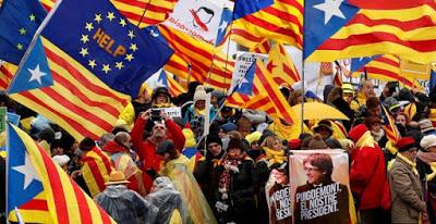 Manifestantes catalanes, en Bélgica.