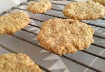 Galletas de avena y almendra sin lácteos.