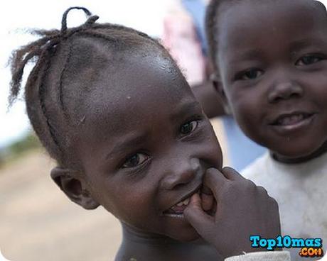 Dos-niños-top-10-tradiciones-raras-casamientos