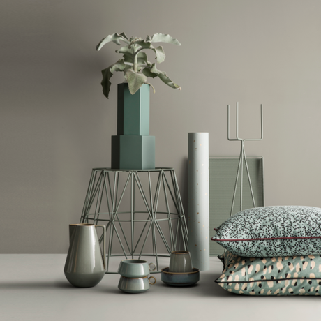 muebles de diseño muebles daneses marca danesa diseño nórdico diseño danés Cesta alambre Wire de Ferm Living cesta alambre mesa almacenaje de diseño 