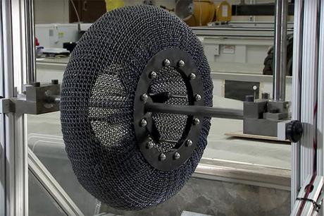 Este #invento de la #Nasa revolucionará el mercado de los #neumáticos (VIDEO) Este #invento de la #Nasa revolucionará el mercado de los #neumáticos (VIDEO)
