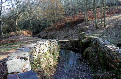 Ruta de la Cueva de la Mora, la cárcel de cuarzo de la reina Quilama Paraje de Las Fuentes de Navarredonda de la Rinconada Cueva de la Mora