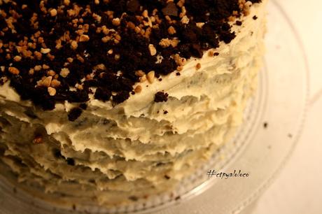 Layer cake de chocolate y crema de vainilla Layer cake de chocolate y crema de vainilla