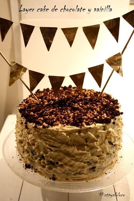 Layer cake de chocolate y crema de vainilla Layer cake de chocolate y crema de vainilla