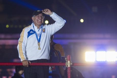Tuca Ferreti a un campeonato de igualar a Ignacio Trelles el técnico más ganador de México
