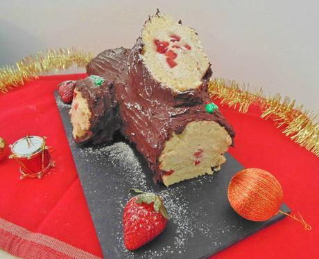 Tronco de navidad con fresas Tronco de navidad con fresas