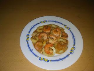 CALAMARES EN SALSA DE LANGOSTINOS CALAMARES EN SALSA DE LANGOSTINOS