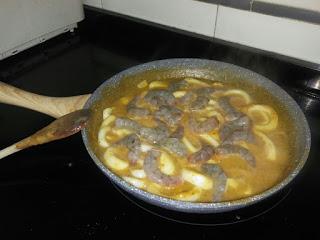 CALAMARES EN SALSA DE LANGOSTINOS CALAMARES EN SALSA DE LANGOSTINOS