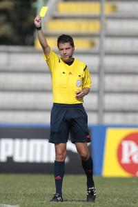 Pascal Erlachner, árbitro de fútbol suizo, sale del armario.