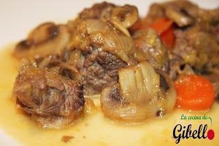 Ternera con champiñones
