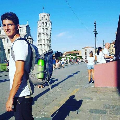 Los memes más disparatados sobre la Torre de Pisa Torre de Pisa en la mochila