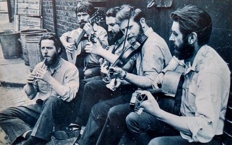 EL FOLCLORE COMO SEÑA DE IDENTIDAD. EL FOLCLORE COMO SEÑA DE IDENTIDAD.