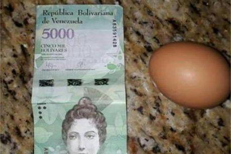 Billete de 5 mil bolívares no alcanza ni para un huevo #Dinero #Inflacion #Economia #Alimemtacion